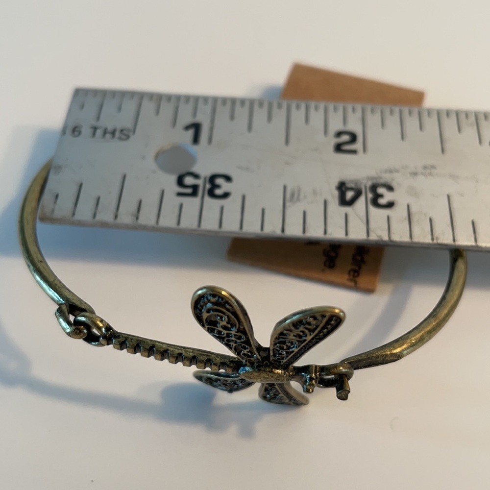 NWT Dragonfly Bracelet - Picture 2 of 3